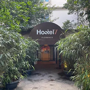 & 7 Hostel
