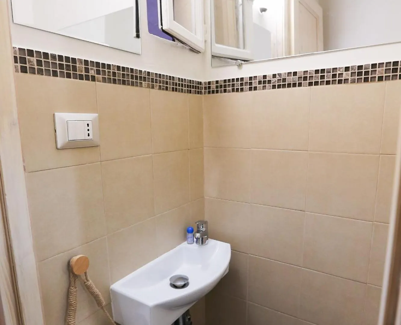 Stazione Rivadarno Guest House Florence 0*,  Italy
